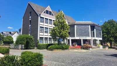Bild vergr&ouml;&szlig;ern: Rathaus